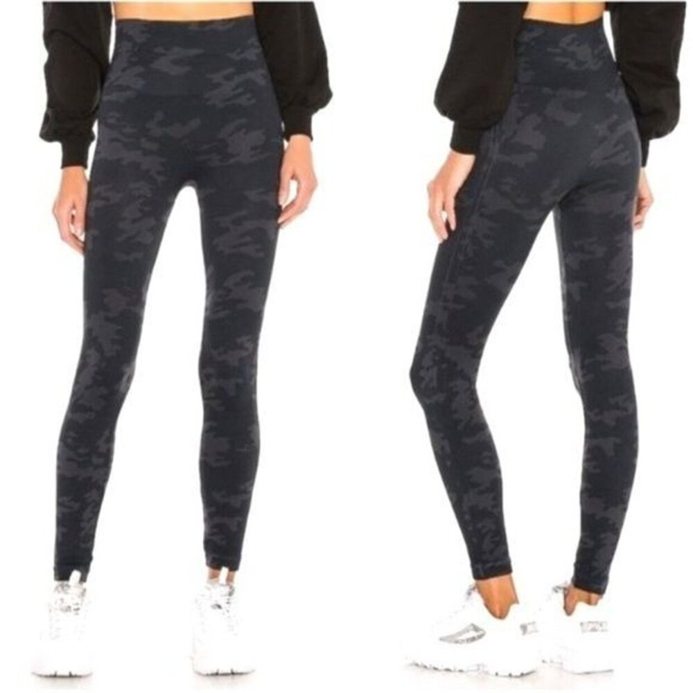Spanx Look At Me Now Black Camo Leggings Size M NEW